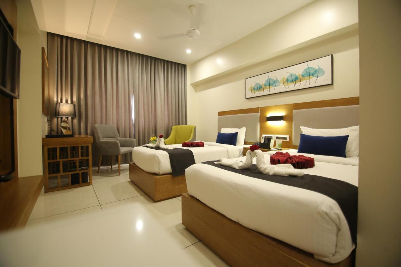 Sri Sri Sri Hotel Khammam المظهر الخارجي الصورة