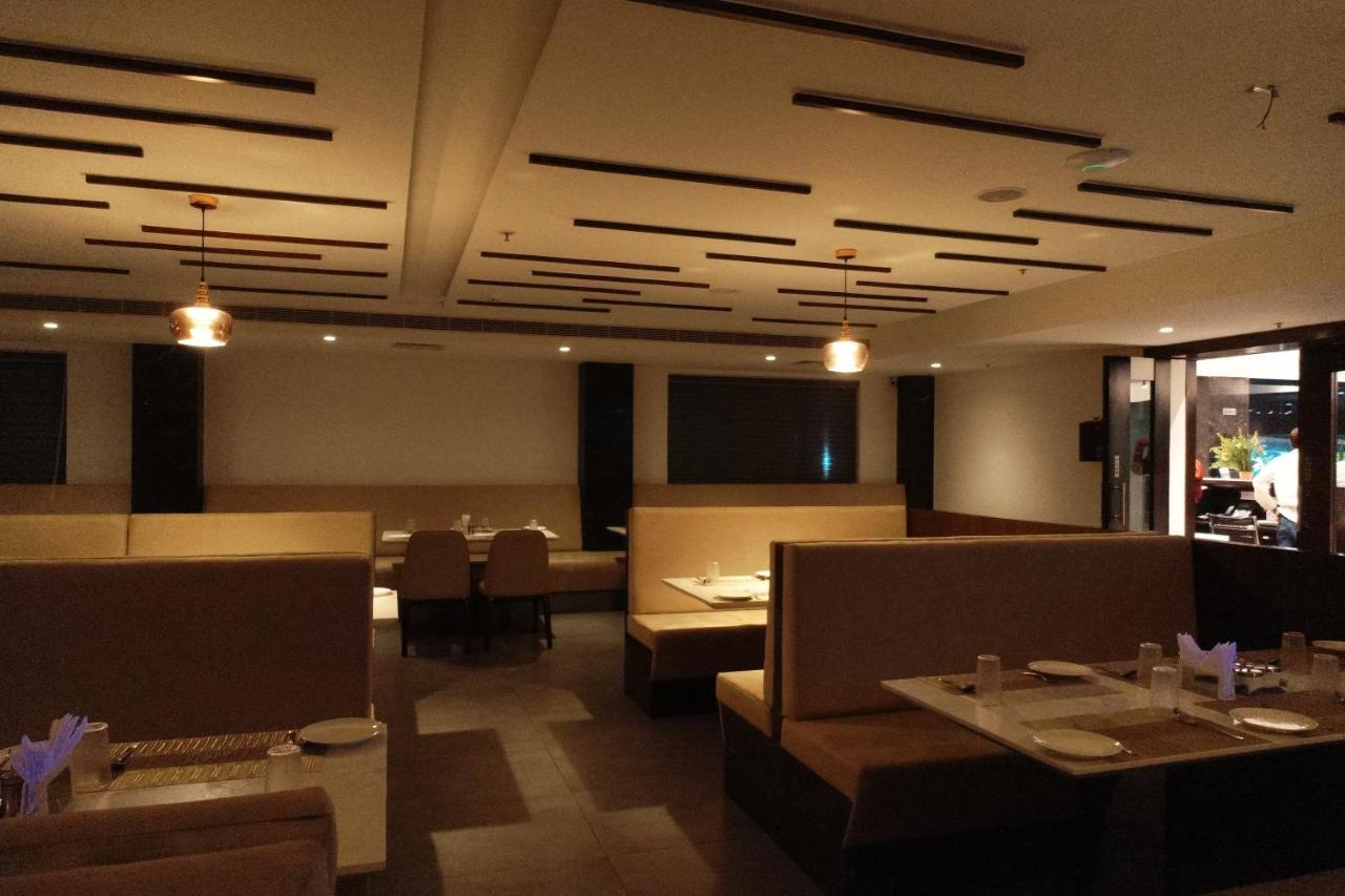Sri Sri Sri Hotel Khammam المظهر الخارجي الصورة