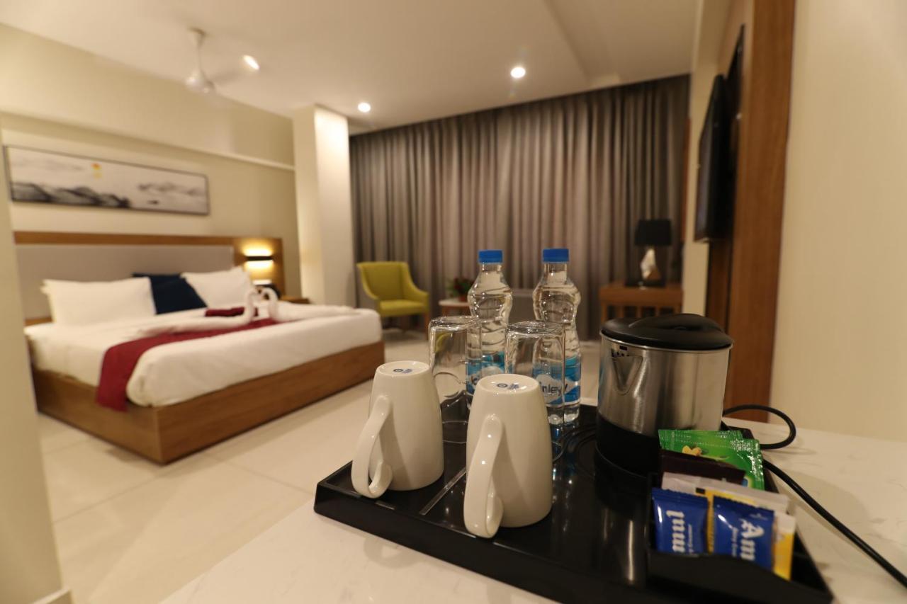 Sri Sri Sri Hotel Khammam المظهر الخارجي الصورة