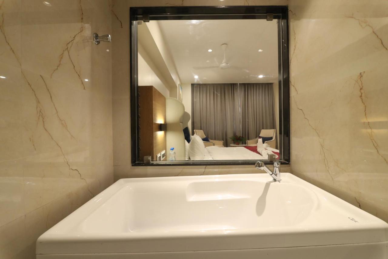 Sri Sri Sri Hotel Khammam المظهر الخارجي الصورة