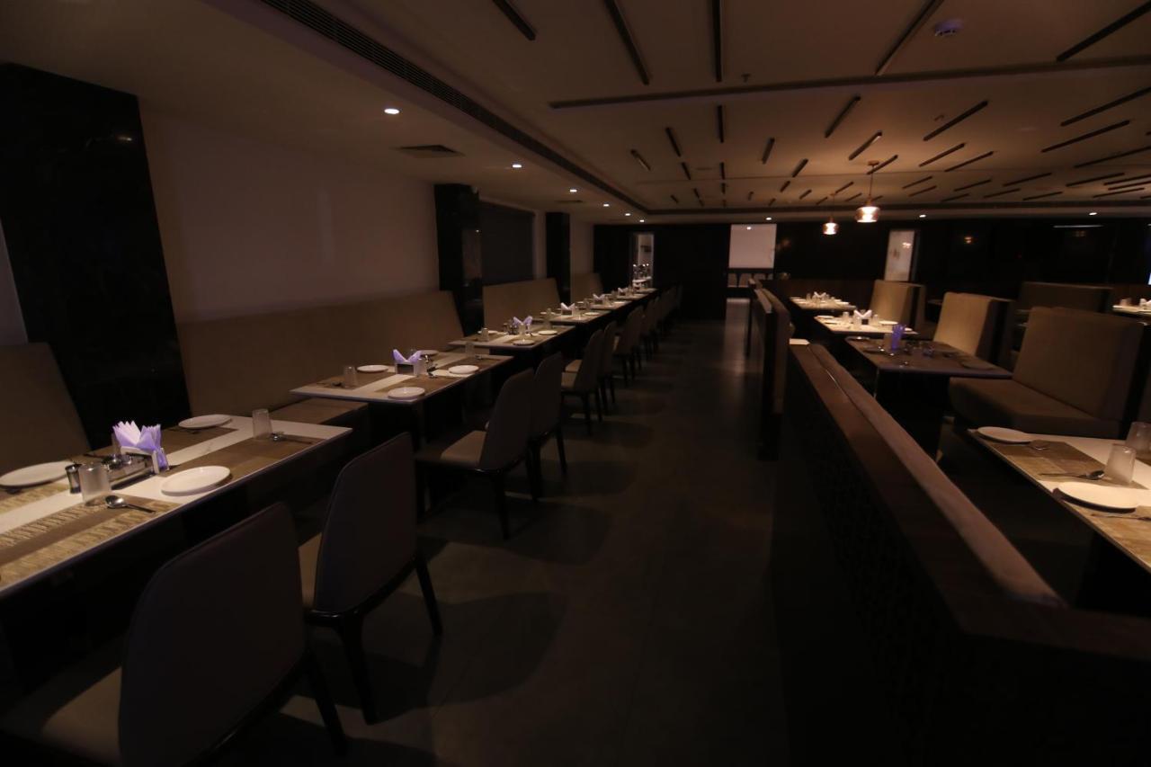 Sri Sri Sri Hotel Khammam المظهر الخارجي الصورة