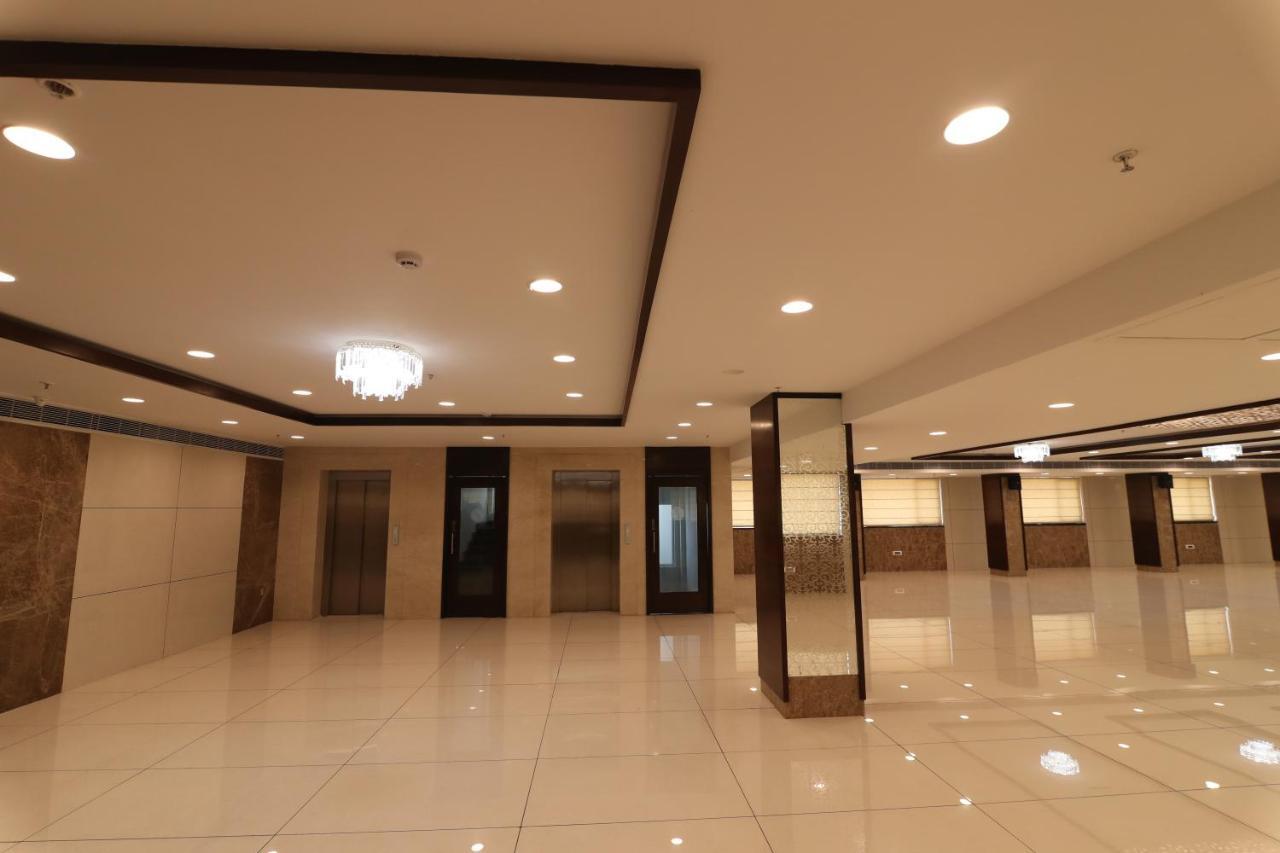 Sri Sri Sri Hotel Khammam المظهر الخارجي الصورة