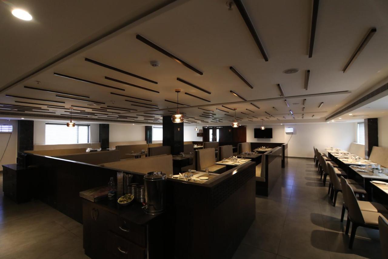 Sri Sri Sri Hotel Khammam المظهر الخارجي الصورة