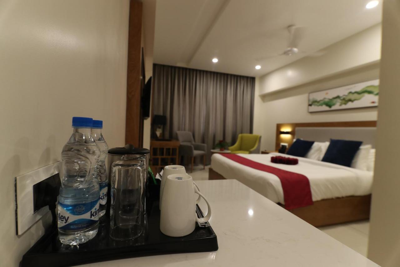 Sri Sri Sri Hotel Khammam المظهر الخارجي الصورة