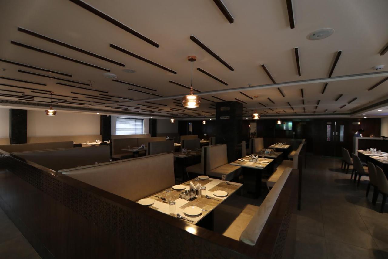 Sri Sri Sri Hotel Khammam المظهر الخارجي الصورة