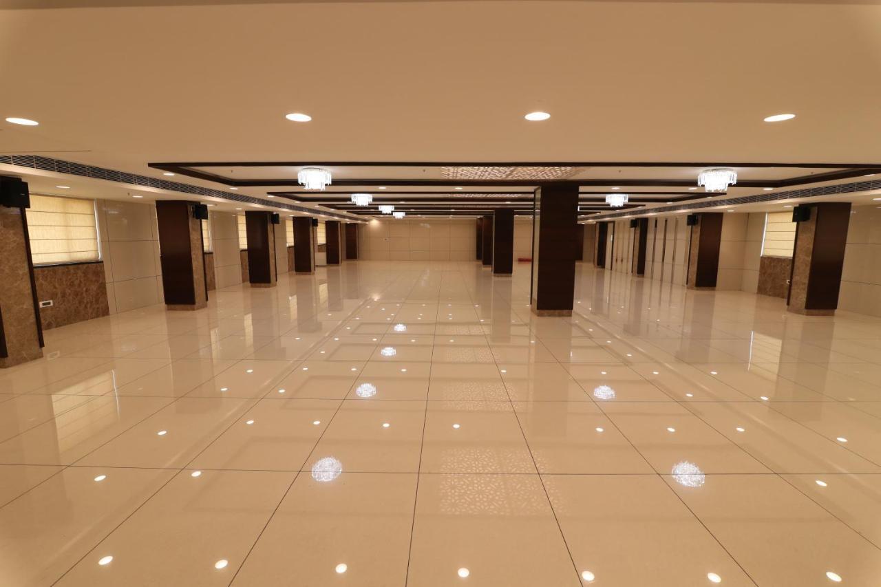 Sri Sri Sri Hotel Khammam المظهر الخارجي الصورة
