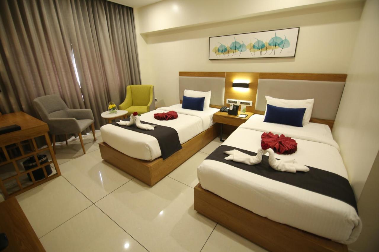 Sri Sri Sri Hotel Khammam المظهر الخارجي الصورة
