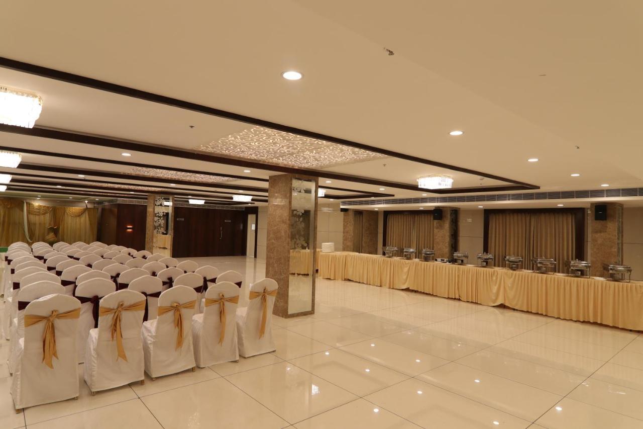 Sri Sri Sri Hotel Khammam المظهر الخارجي الصورة