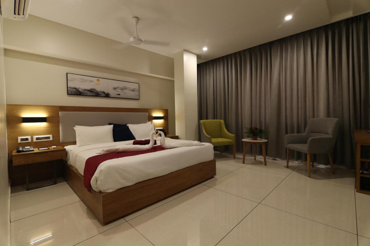 Sri Sri Sri Hotel Khammam المظهر الخارجي الصورة