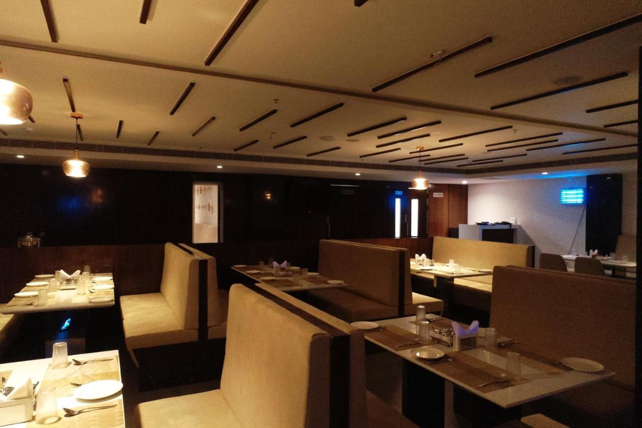 Sri Sri Sri Hotel Khammam المظهر الخارجي الصورة